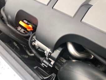 Volkswagen Golf TDI Highline - 11