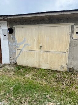 Na predaj 2 izbový byt v  centre Šurian aj s garážou - 11