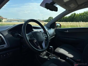 Hyundai i20 1.4i 16V Style A/T - 11