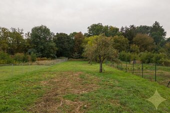 REZERVOVANÉ - Exkluzívne na predaj stavebný pozemok v obci K - 11