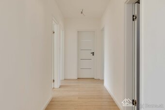 Slnečný dom s južnou dušou v tichej časti obce Potvorice - 11