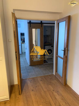 Exkluzívne Predám tehlový 3 izbový byt s balkónom v Nových  - 11
