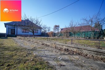 Na predaj rodinný 3,5 izbový dom pred rekonštrukciou v Šinta - 11