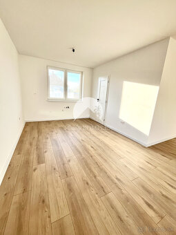 Reality KOMPLEX s.r.o., Vám ponúka na predaj moderný 4-izbov - 11