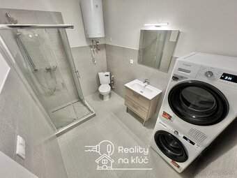 Na prenájom elegantný 2-izbový byt pri stanici v Nových Zámk - 11