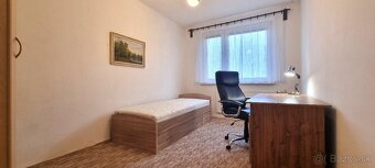 ČISTÝ 3i. BYT S NOVOU SEDAČKOU, POSTEĽAMI A KOBERCOM / BA IV - 11