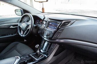 Hyundai i40 CW 1.7 CRDi 136k Premium - 11