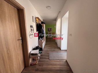Pekný zrekonštruovaný rodinný dom v obci Ohrady (F034-12-PEF - 11