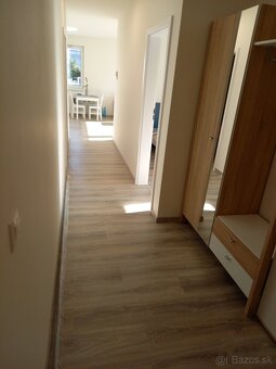 BÝVAJ PRVÝ V 2i byte, POD VINICOU, TERASA, PARKING - 11
