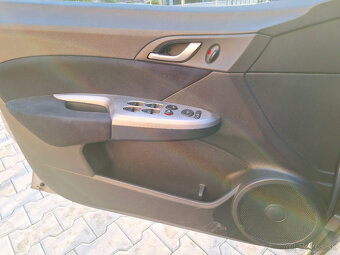 Honda Civic 2.2Cdti len 159tis km - 11
