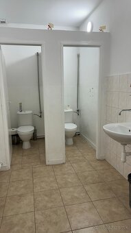 Napredaj trojpodlažná budova v centre Vrbového - 11
