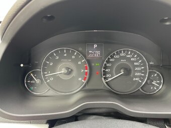 Subaru Legacy 2.5i - 11