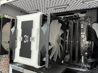 i7 13700K\32GB\RTX 4070Ti\SSD\1000W Zdroj - 11