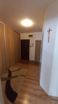 NIŽŠIA CENA BEZ REALITKY - Predám 3-izbový byt v Krompachoch - 11