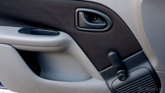 Áuto Renault Thalia Na predaj Auto Renault 2009 - 11