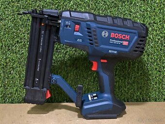 BOSCH GNH 18V-50 M PROFESSIONAL Akumulátorová klincovačka - 11