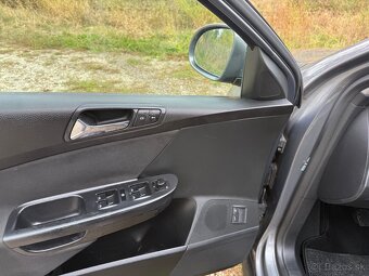 Volkswagen Passat B6 2.0 TDi Combi - 11