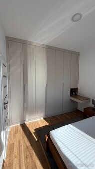 Odstúpim prenájom 3izb bytu (85 m² + 5 m²) Námestie Iglovia - 11