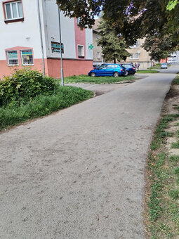Priestranný 4-izbový byt s balkónom v tichej časti. - 11