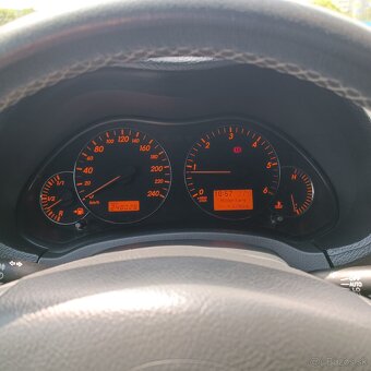 Toyota Avensis - 11