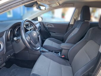 TOYOTA Auris 1.8 VVTi Hybrid Selection - Záruka TOYOTA 1.rok - 11