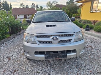 TOYOTA HILUX 2,5 DIESEL 4X4 UZÁVIERKU MA - 11