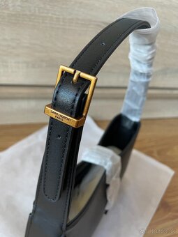 Kabelka Yves Saint Laurent Le 5 à 7 - 11