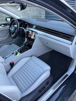 VW PASSAT B8 4MOTION 2.0TDi DSG 147kW 2021 MATRIX/ŤAŽNÉ/360° - 11