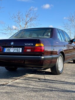 BMW E32 750i Brokatrot - 11