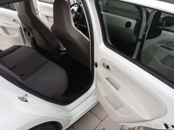Elektromobil VW e-Up - 11
