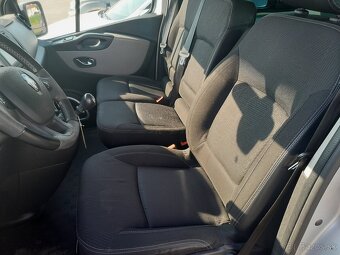 Renault Trafic minibus - 11