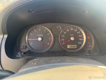 Suzuki Liana 1.4 benzín 66kw - 11