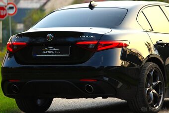 Alfa Romeo Giulia 2.0 Turbo 280 Veloce AT AWD - 11
