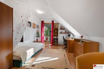 Predaj luxusná 5 izbová Vila,440 m2,pozemok 1061m2,garáž,baz - 11