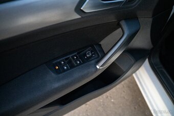 Volkswagen Touran 2.0 TDi 110kw M6 - 11