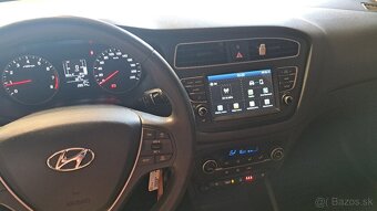 Hyundai i20 1.2 benzín Top stav - 11