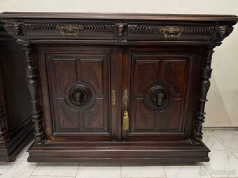 Starožitné skříně Henri II. - 11