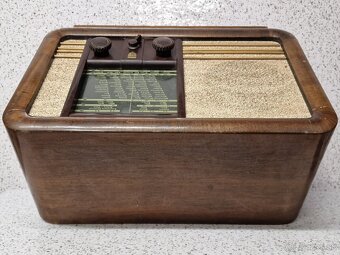 Starožitné elektronkové drevené radio / Radione Type 452-U - 11