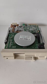Disketové mechaniky - 11