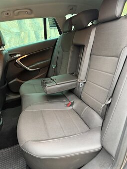 OPEL INSIGNIA SPORTS TOURER SW / 2,0 DIESEL MANUÁL - 11