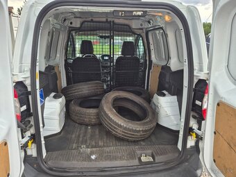 Ford transit courier - 11