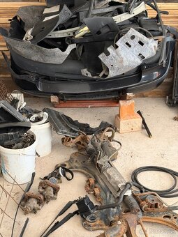 Rozpredám VW Golf 4 diely - 11