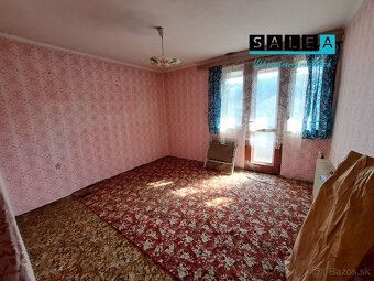 Rodinný dom s dvomi vstupmi, v obci Slaská s pozemkom o výme - 11