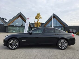 BMW 750I TwinTurbo 4.4 V8 300 KW - 407 HP 6/AT - 11
