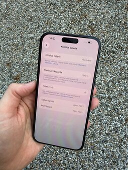 IPhone 15 pro Max - baterie 100% - 11