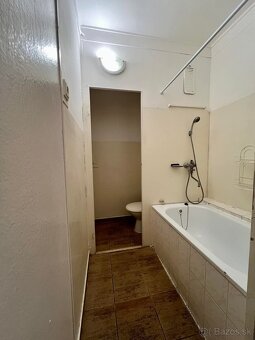 Prenajom / Predaj 1izbový byt - Komárno - 11