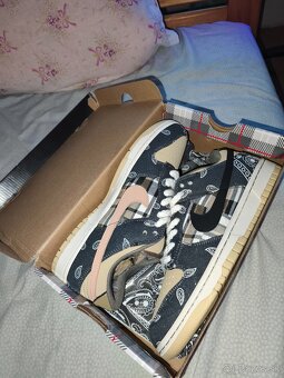 Dunk Travis Scott vel.42.5/ - 11