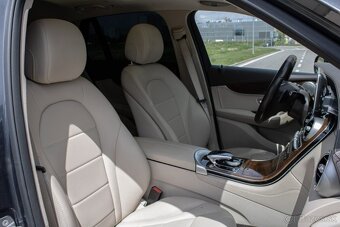 Mercedes-Benz GLC SUV 250 4MATIC A/T - 11