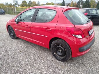 Peugeot 207 benzín  rok 2011 - 11