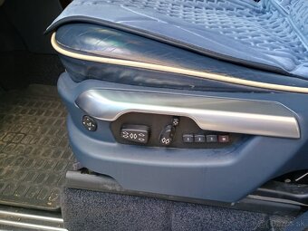 Predám RANGE ROVER VOGUE 3L D. HSE - 11